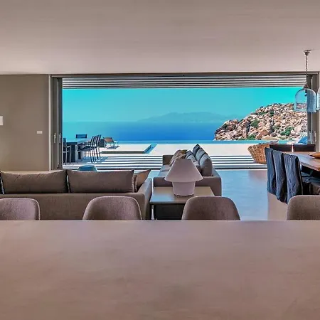 Private Five Br Luxury Peaceful Mylo W Two Pools Close To Mylopotas Beach *