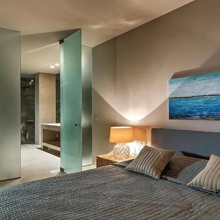 Private Five Br Luxury Peaceful Mylo W Two Pools Close To Mylopotas Beach Villa Chora (Ios)